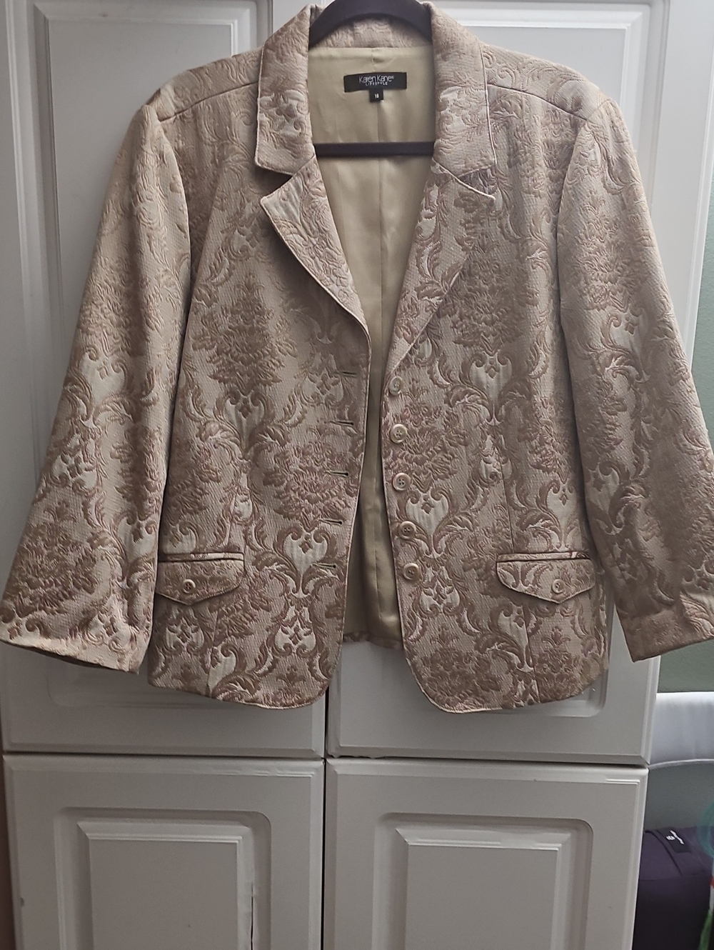 ⚜️Karen Kane Gold Brocade Blazer
